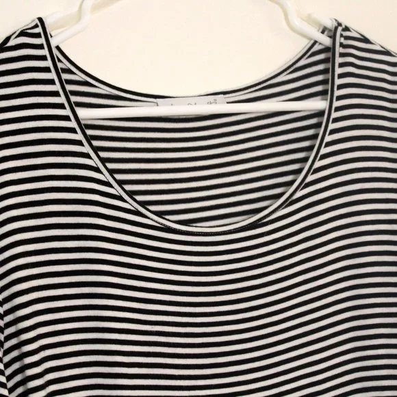 KEREN Hart Bell Sleeve Tunic Size M - Picture 3 of 15